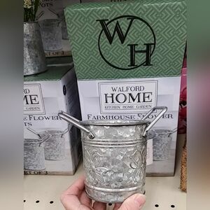 NEW IN BOX Farmhouse Flower Pots set of 3